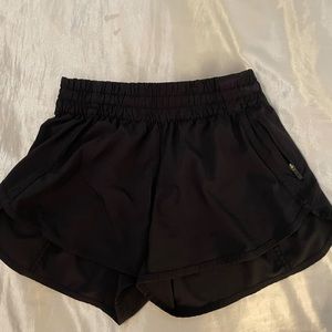 LULULEMON TRACKER SHORTS!
